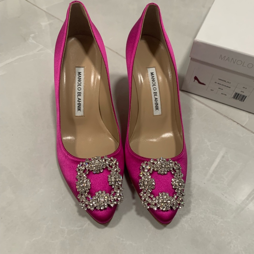 Pink Manolo Hangisi pumps